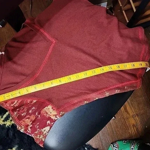 Free People Amara V-Neck Thermal Top in Garnet Grotto Size S Pullover Bl… - Picture 7 of 11